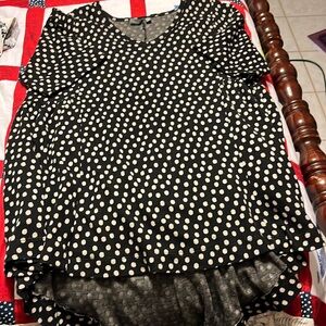 Black polkadotted tunic, long in the back shorter in the front Shannon Passero